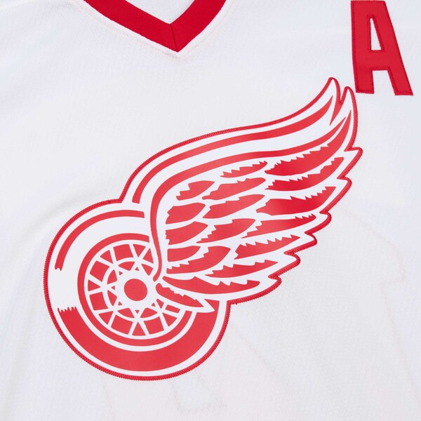 Brendan Shanahan Detroit Red Wings 2001/02 Alternate Captain Blue Line Player Jersey - White - Image 5