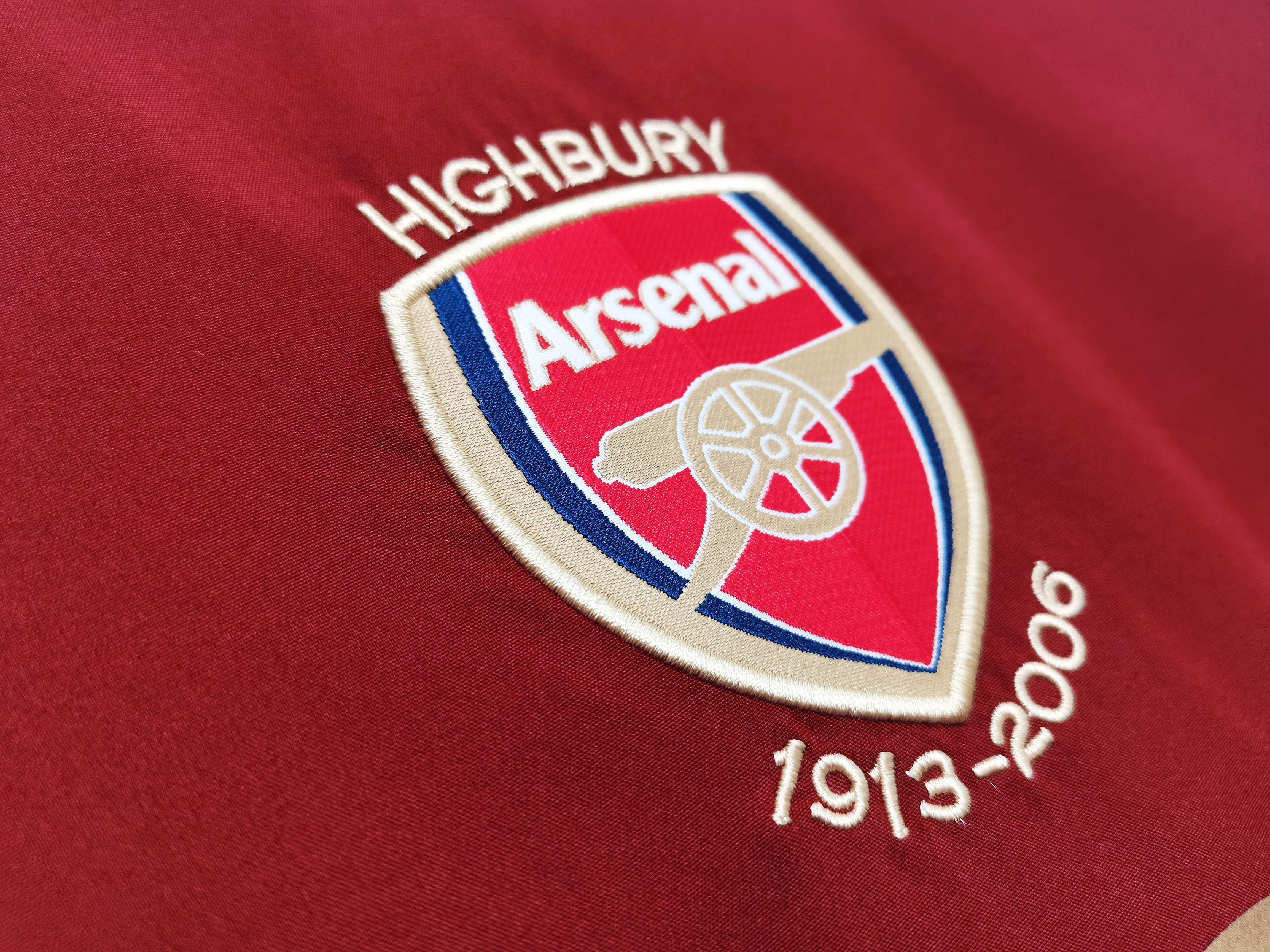 Arsenal Long Sleeve 2005-06 Home Vintage Jersey - Image 3