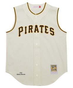 Alternative view of Roberto Clemente Pittsburgh Pirates Cooperstown Collection 1960 Authentic Jersey - Cream