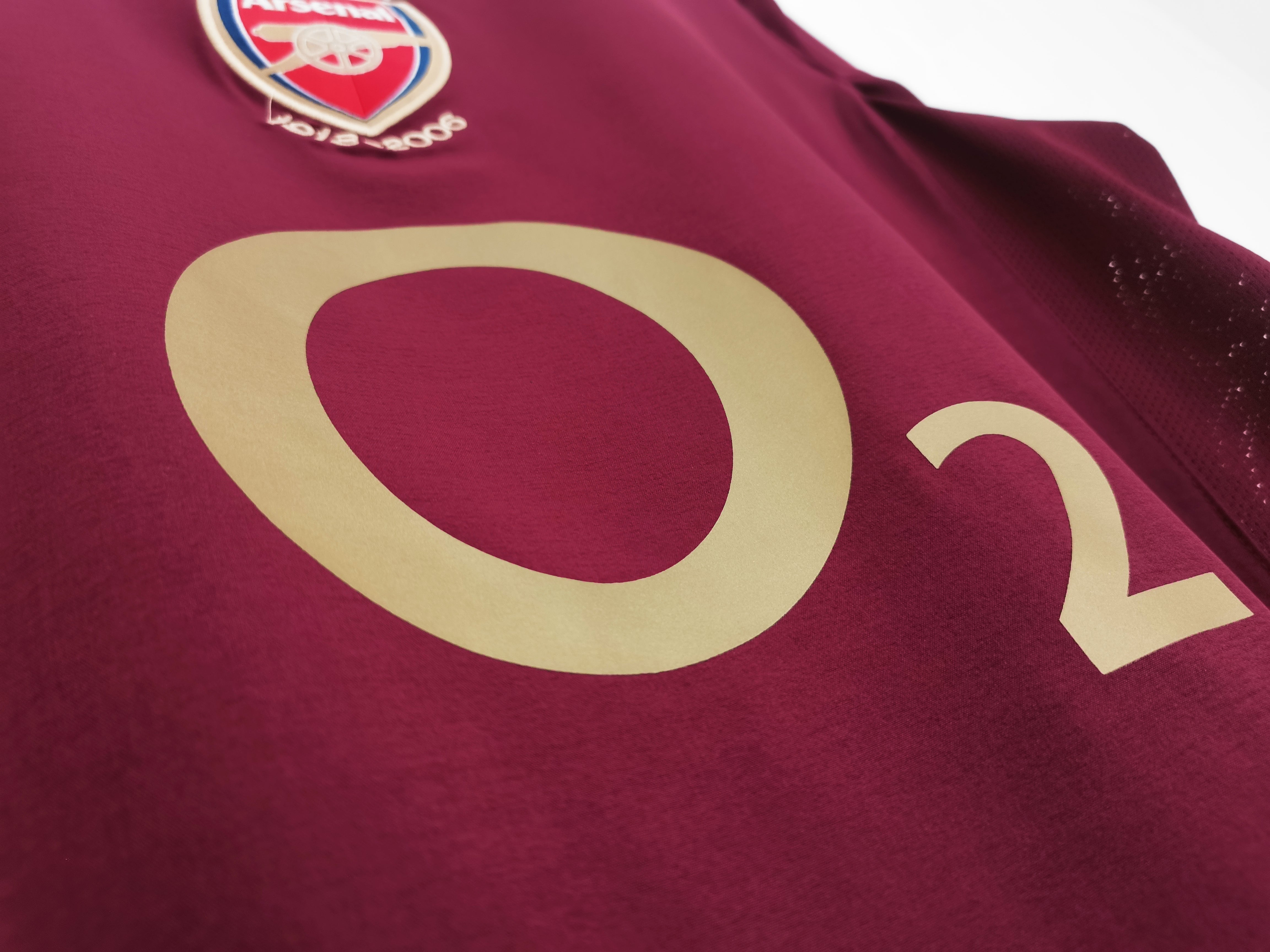 Arsenal 2005-06 Home Vintage Jersey - Image 6