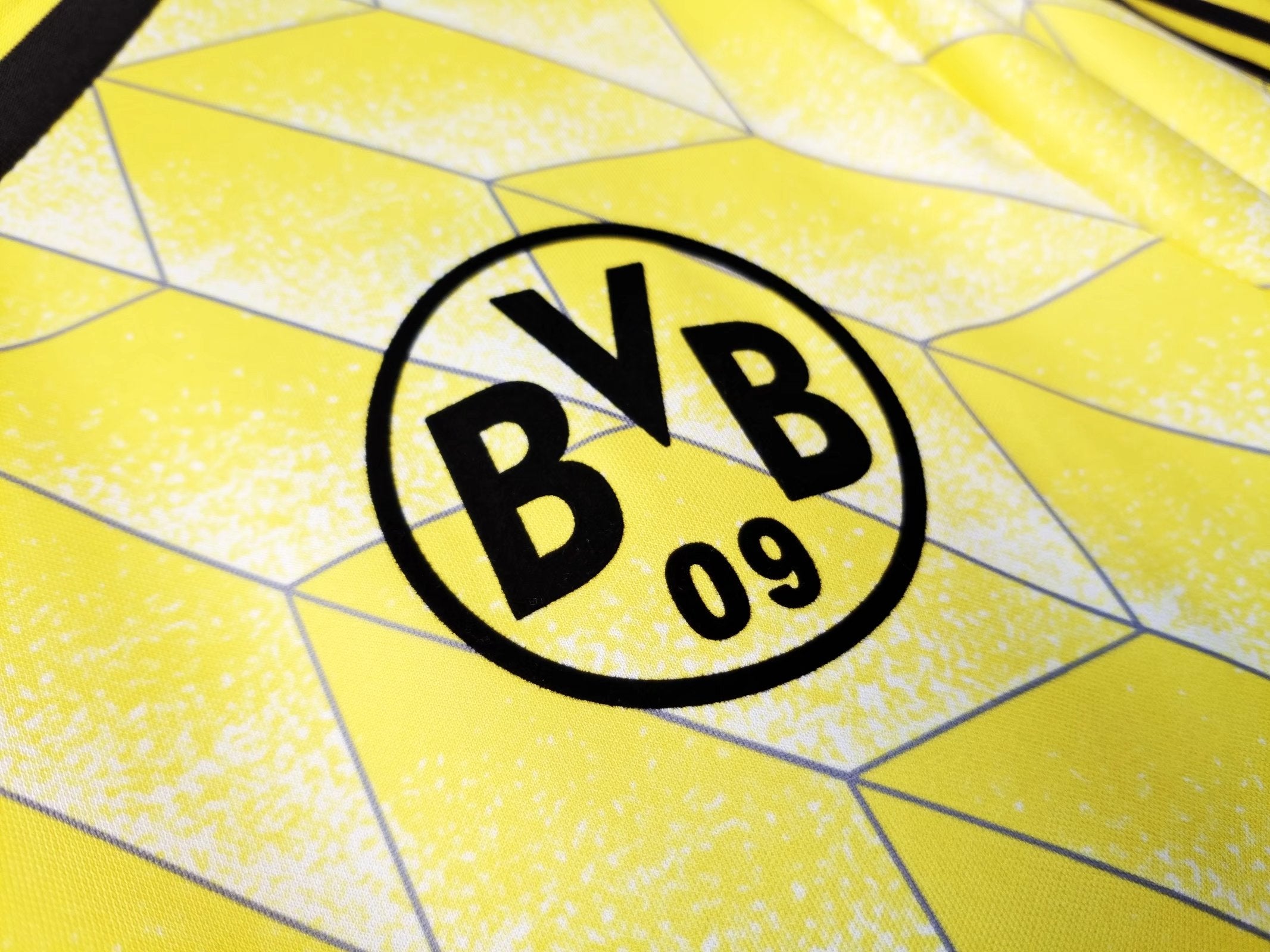 Borussia Dortmund 1988 Home Vintage Jersey - Image 5