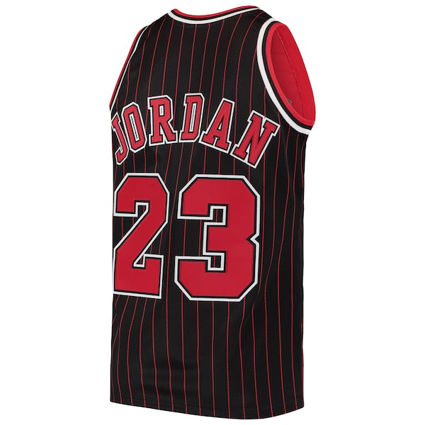 Men's Chicago Bulls Michael Jordan Black 1996/97 Hardwood Classics Authentic Jersey - Image 3