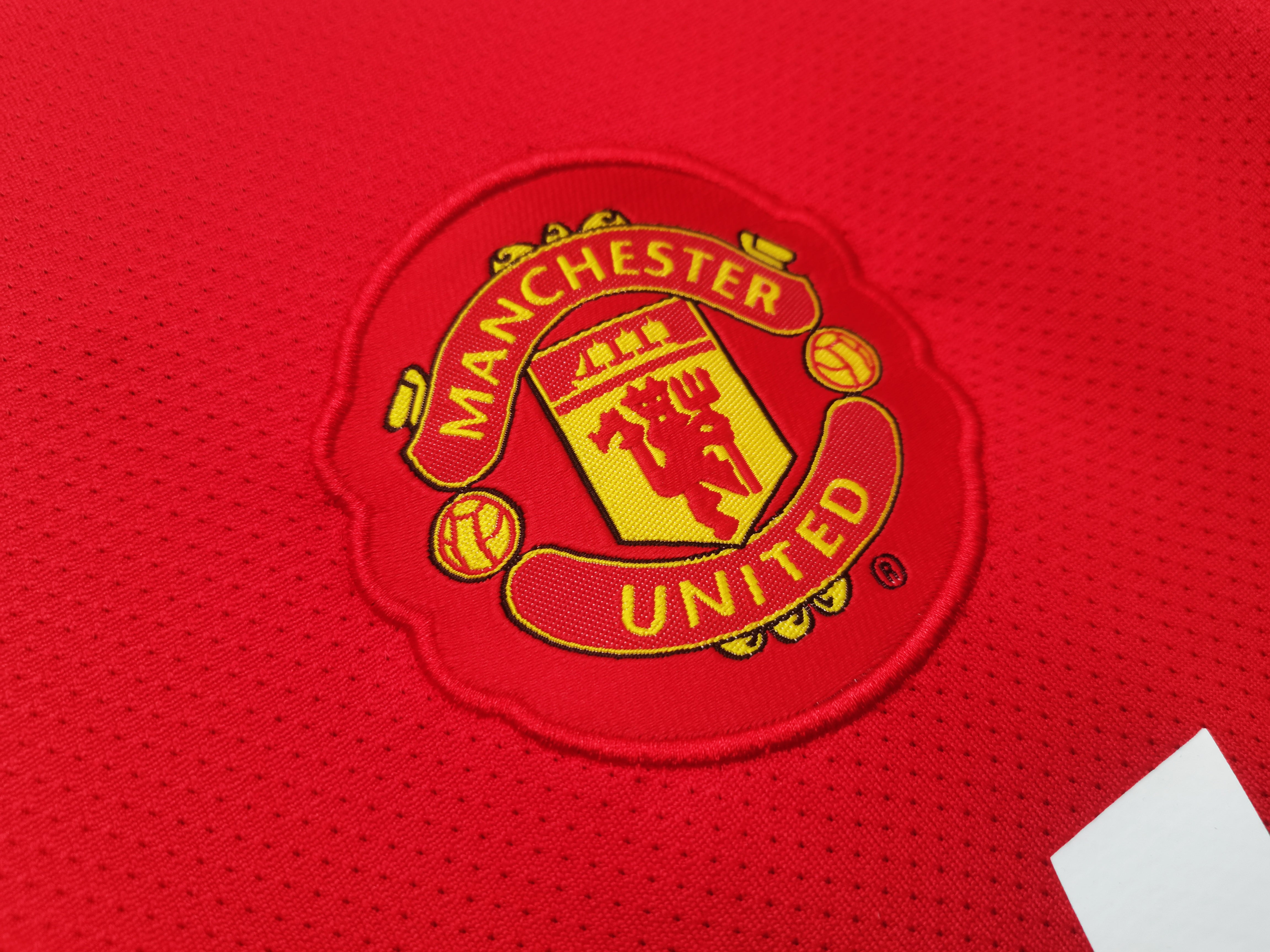 Manchester United 2010-11 Home Vintage Jersey - Image 4