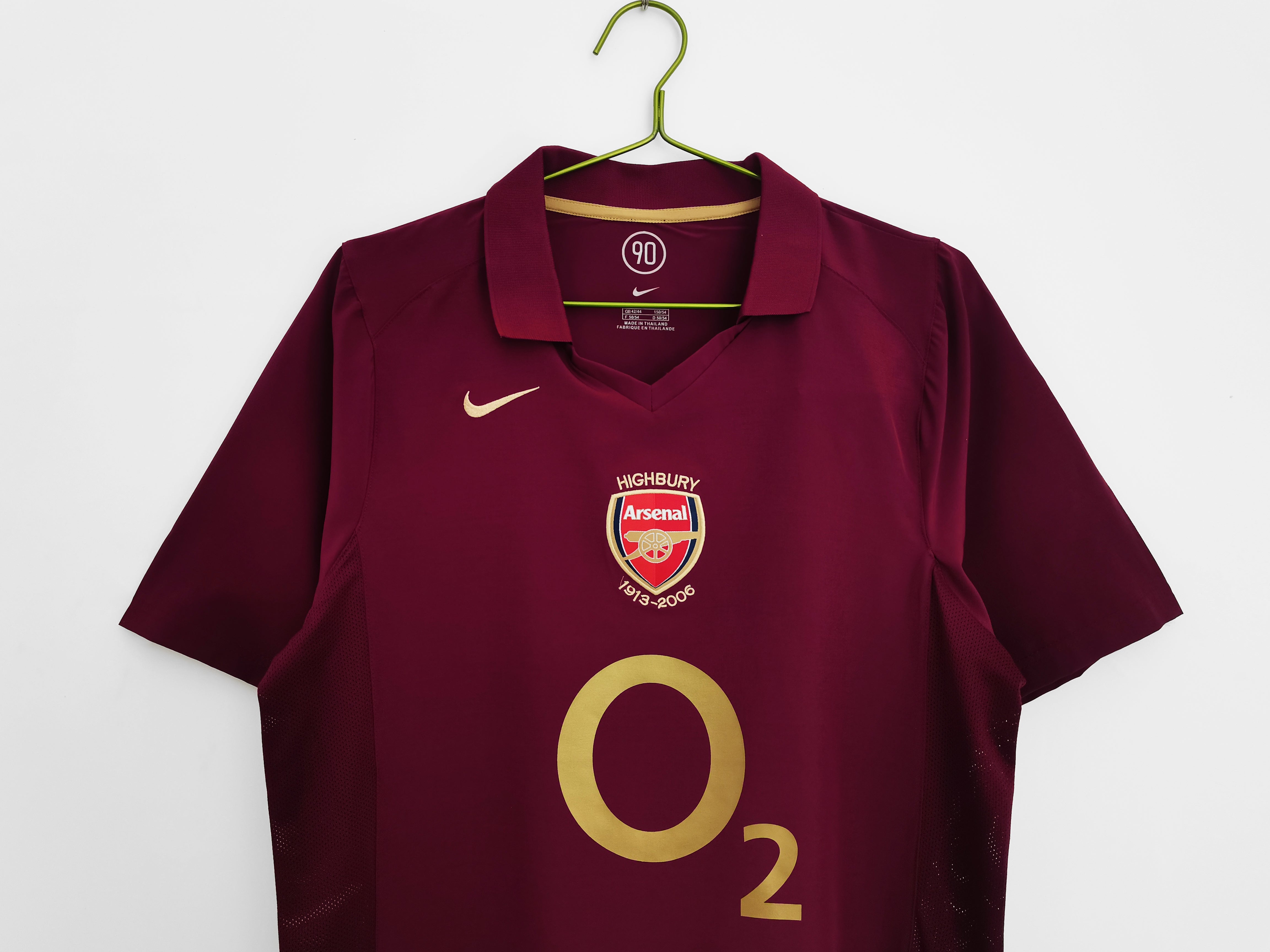 Arsenal 2005-06 Home Vintage Jersey - Image 3