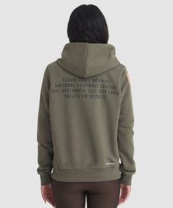 Alternative view of Cleveland Browns Nike Women's 2025 Salute to Service Sideline Standard Issue Dri-FIT Hoodie - Olive