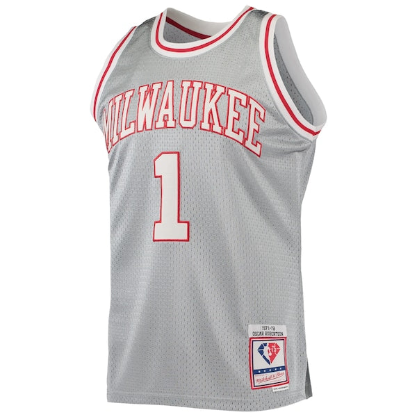 Oscar Robertson Milwaukee Bucks 75th Anniversary 1971/72 Hardwood Classics Swingman Jersey - Silver - Image 2