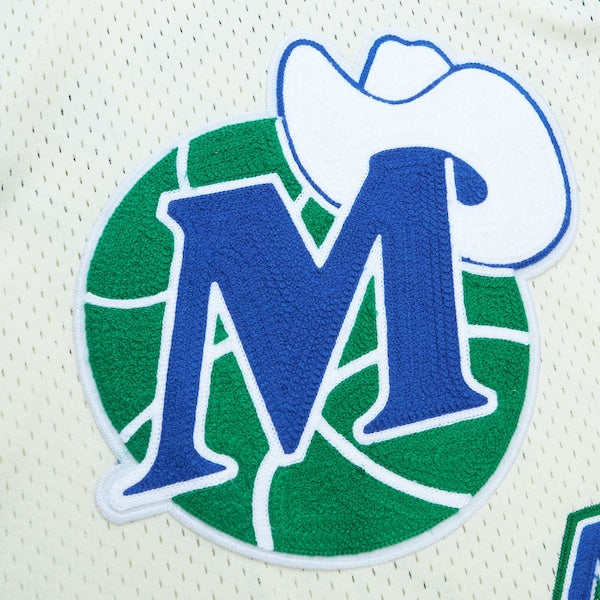 Dirk Nowitzki Dallas Mavericks Chainstitch Swingman Jersey - Cream - Image 5
