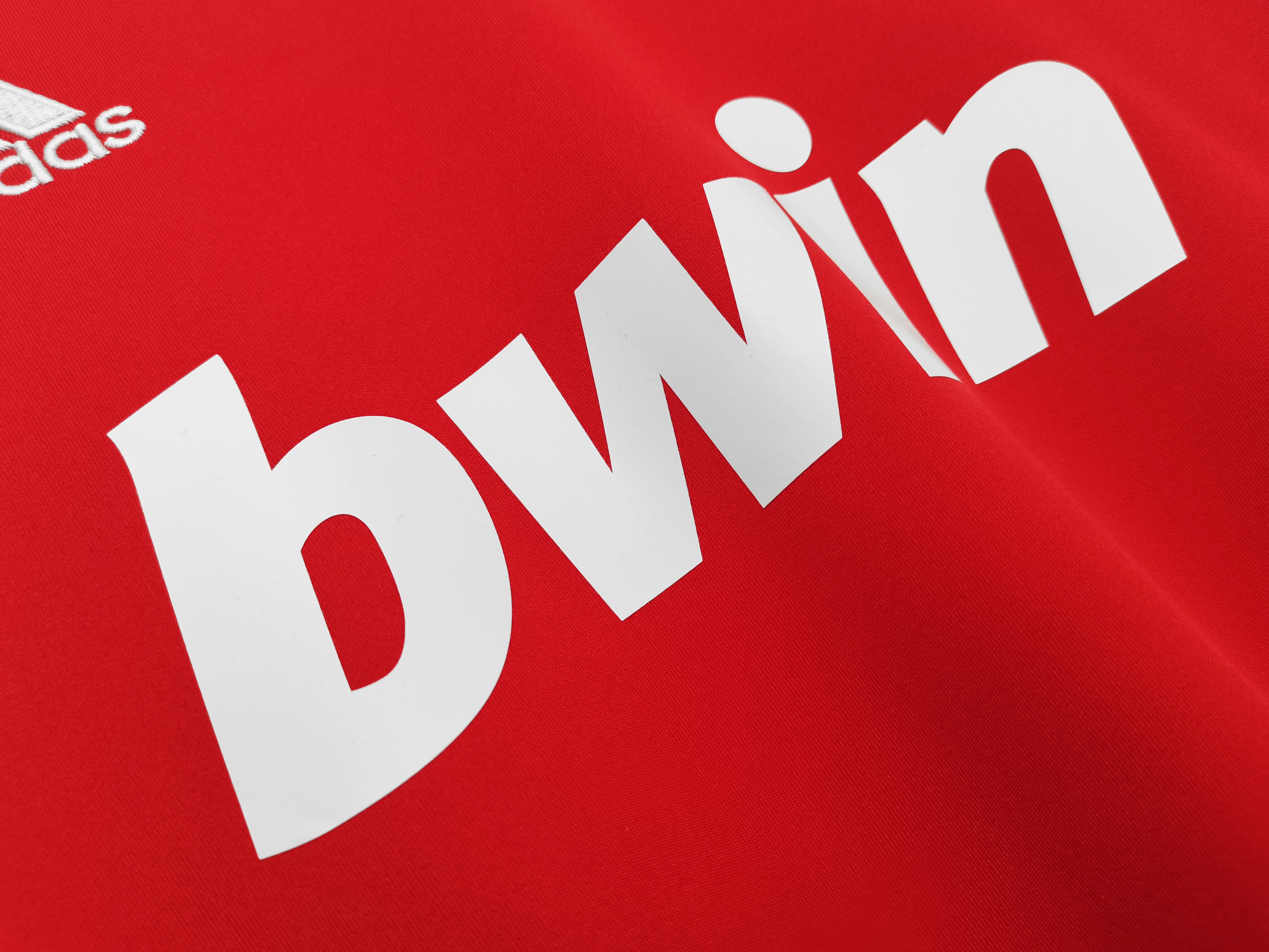 Los Merengues 2011-12 Second Away Vintage Jersey - Image 5