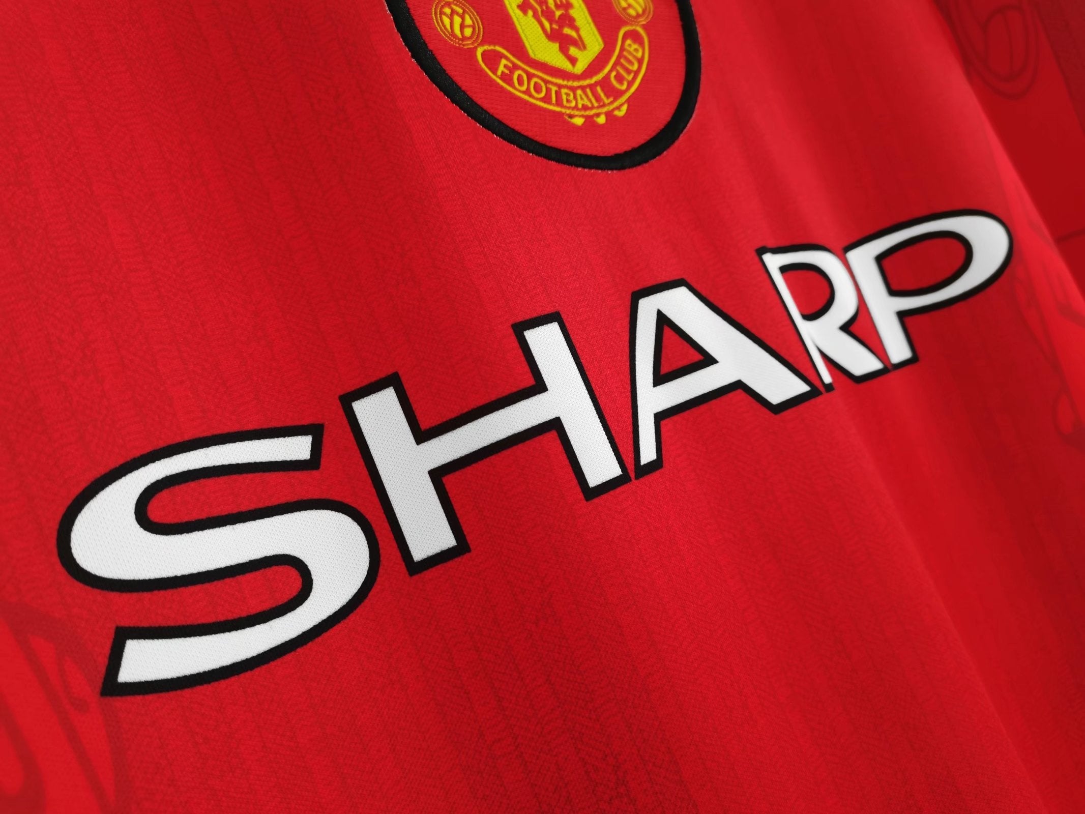 Manchester United 1996-97 Home Vintage Jersey - Image 4