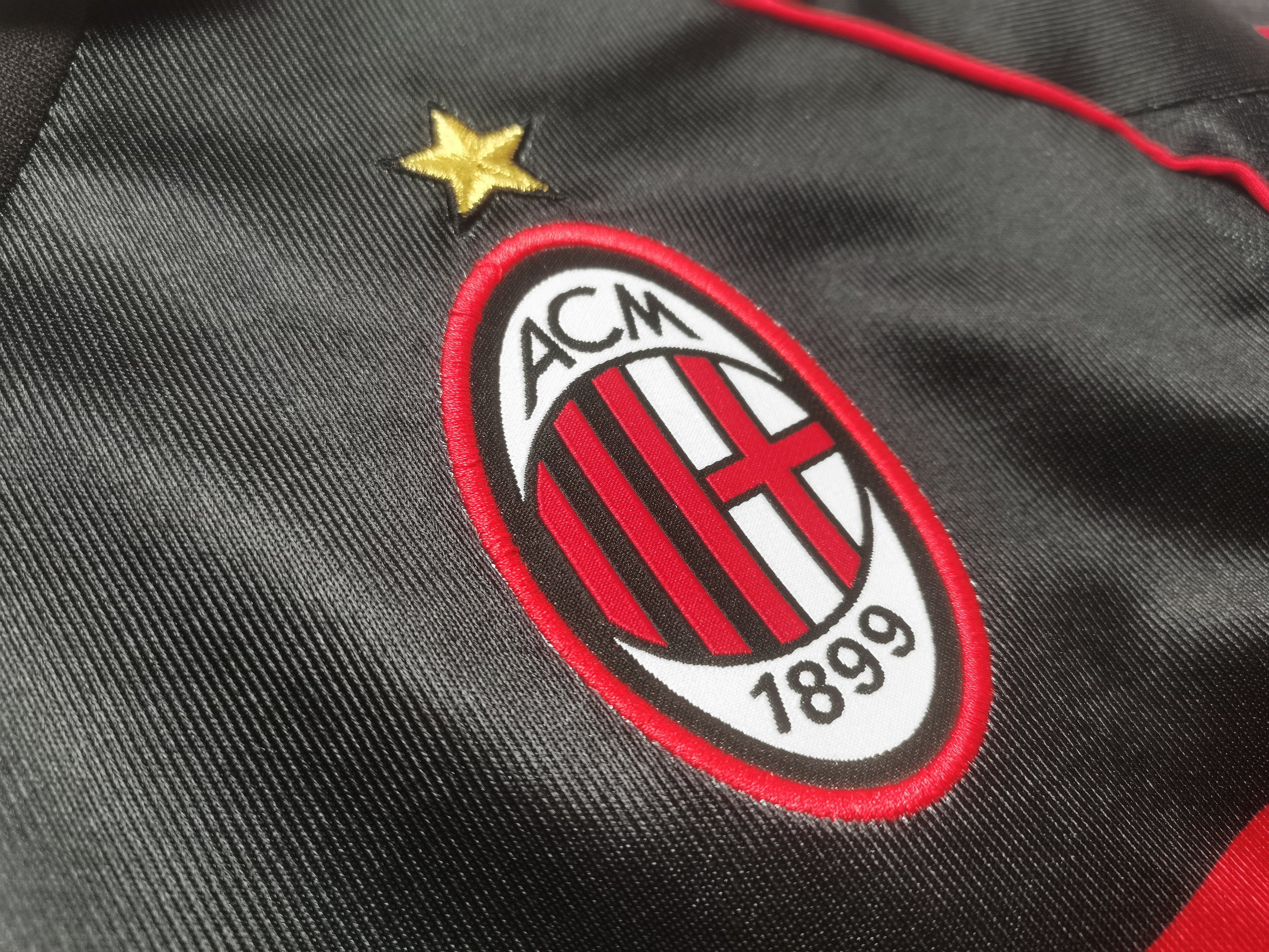AC Milan 1998-99 Second Away Vintage Jersey - Image 4