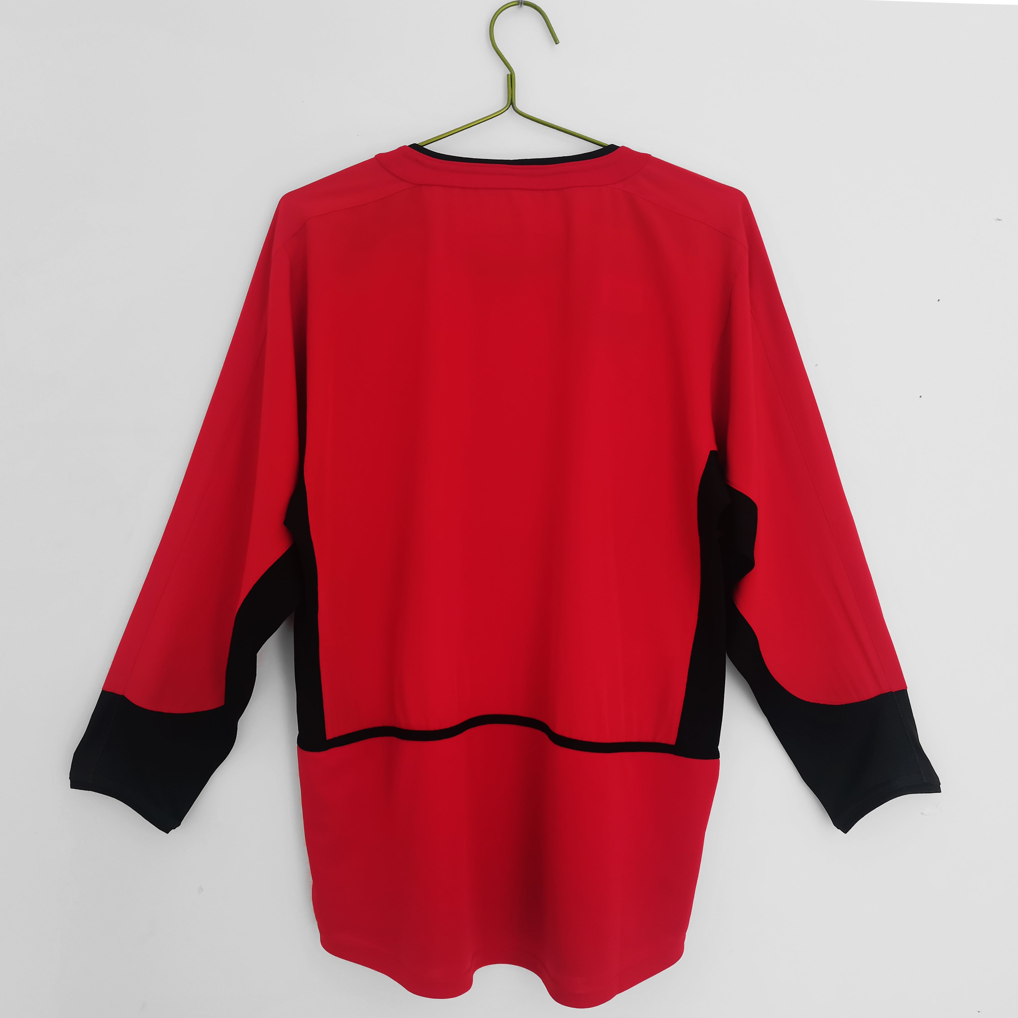 Manchester United Long Sleeve 2002-04 Home Vintage Jersey - Image 2