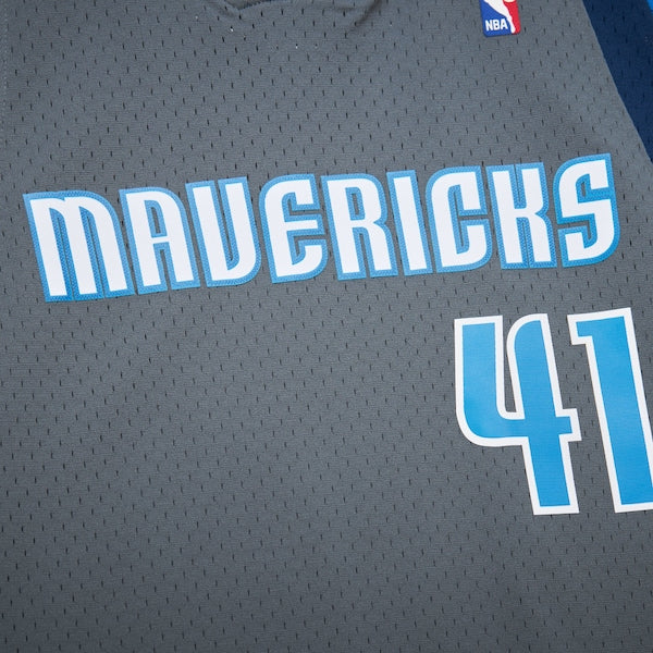 Dirk Nowitzki Dallas Mavericks 2003/04 Hardwood Classics Swingman Jersey - Gray - Image 4