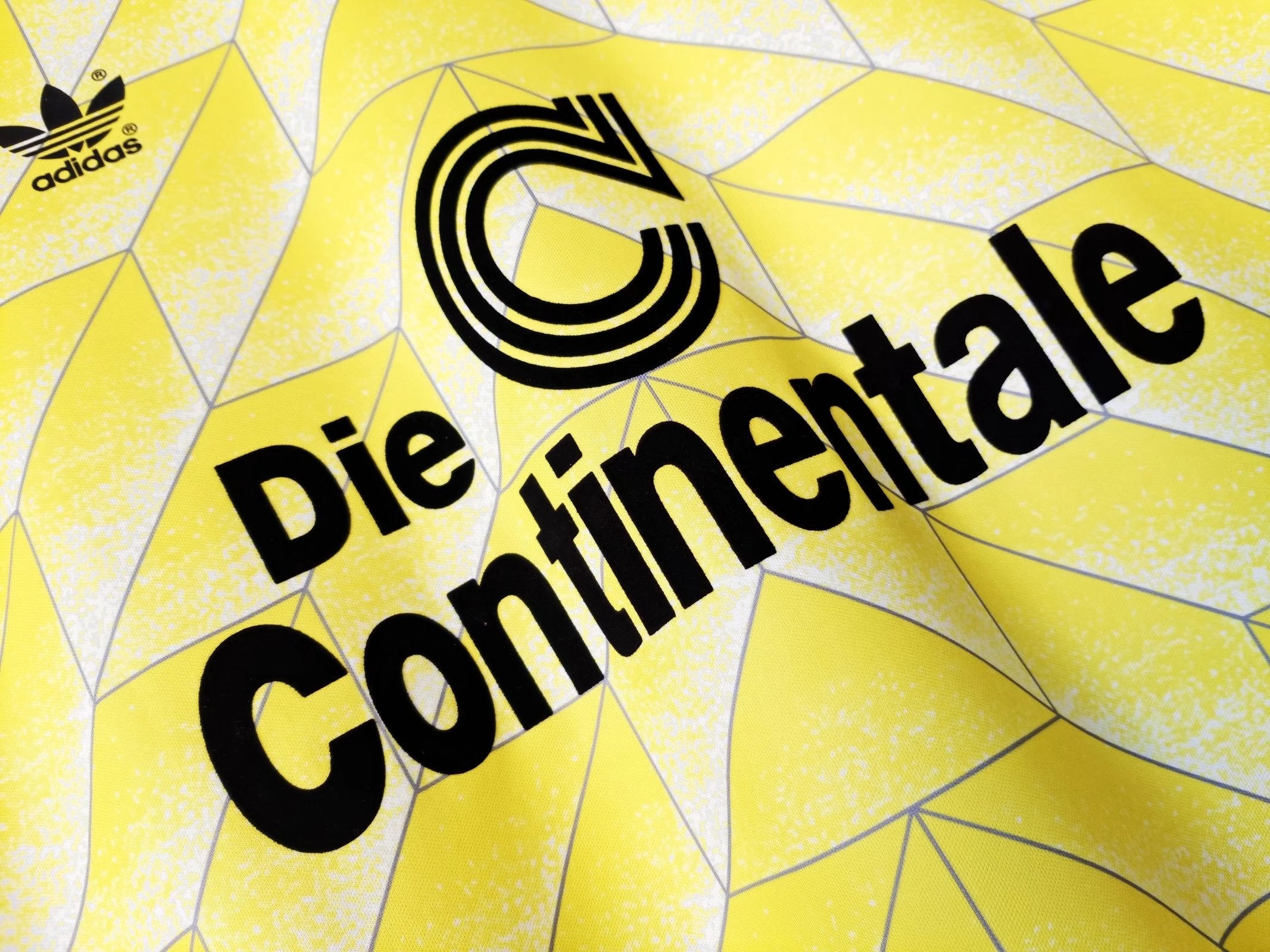 Borussia Dortmund 1988 Home Vintage Jersey - Image 6