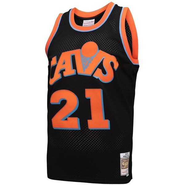Cleveland Cavaliers 1984-85 Hardwood Classics World B. Free Reload 3.0 Swingman Jersey - Black - Image 2