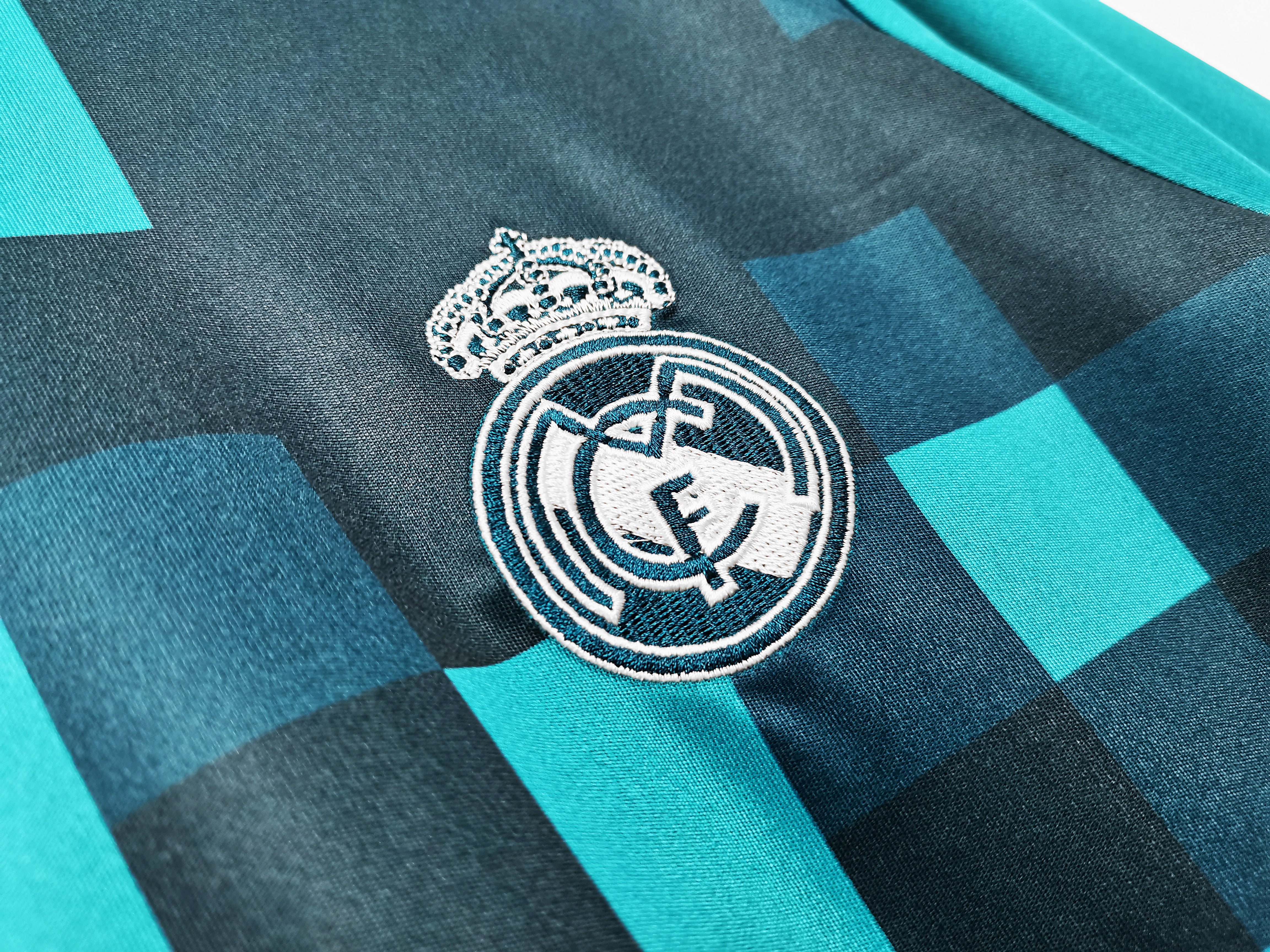 Los Merengues 2017-18 Away Vintage Jersey - Image 4
