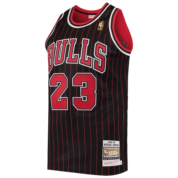Men's Chicago Bulls Michael Jordan Black 1996/97 Hardwood Classics Authentic Jersey - Image 2