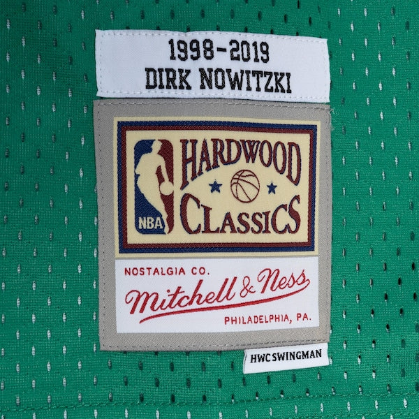 Dirk Nowitzki Dirk Nowitzki Hardwood Classics 1998/2019 Split Swingman Jersey - Blue/Green - Image 4